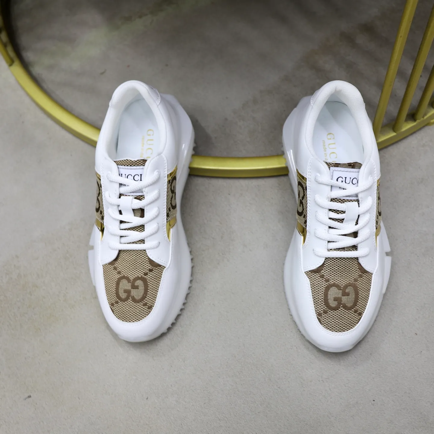 Ex-factory price: 462💰🙅‍♂️🙅‍♂️🙅‍♂️ Brand: GUCCI Standard code: 38-44 (45 customized) Grade: Same as the official website Material: Original material splicing Comfortable and breathable lining Lightweight and wear-resistant sports outsole Style category: Men's fashionable casual shoes Running sneakers Distinguished luxury brand elements Top luxury Color: actual picture color